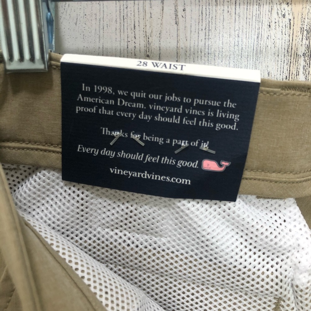 Vineyard Vines 10” Preformance Breaker Khaki NWT - Picture 10 of 13